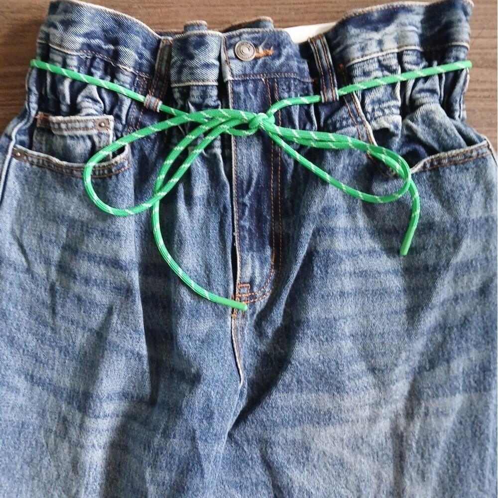 KBB by KAHLANA Women Barrel Leg 'The Paper Bag Jean' sz 4 NWT Med Wash - Picture 4 of 6